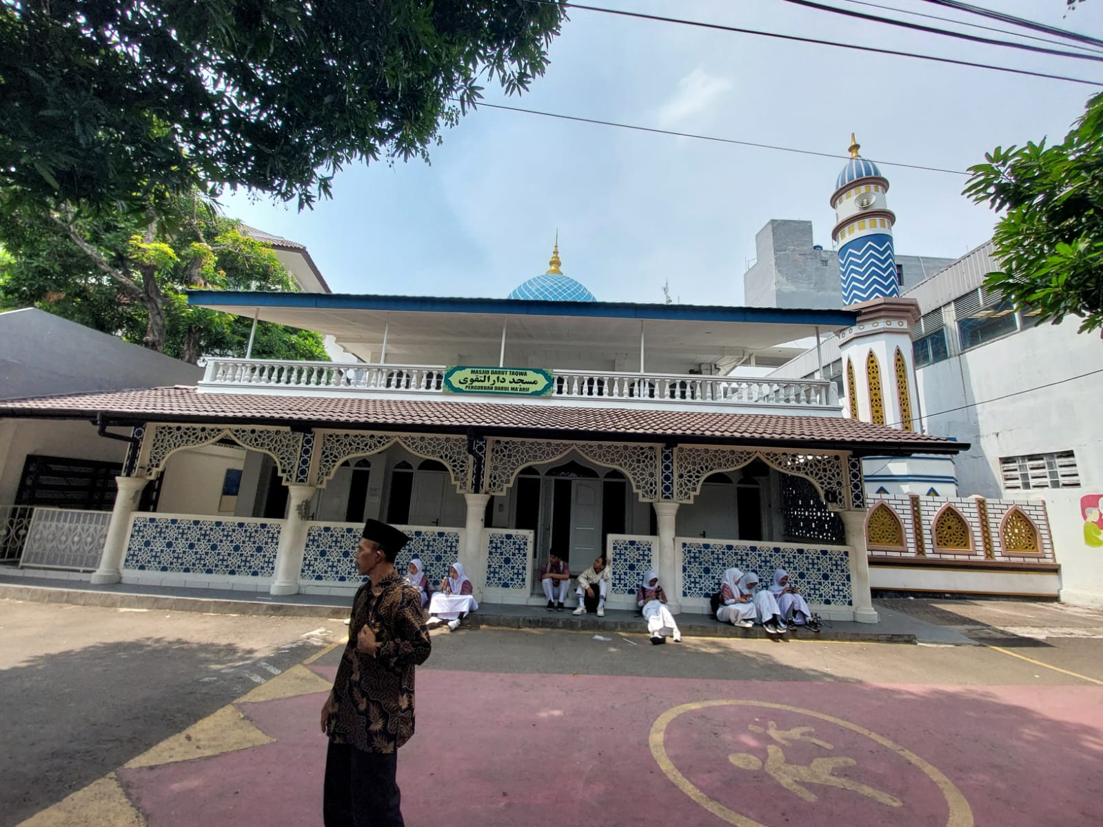 Mushola Darul Ma'arif: Tempat Beribadah yang Menghargai Budaya Lokal Cilacap